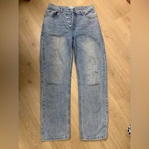 Princess Polly slanted buttons size 6 us Light Wash Women’s Straight Leg Jeans